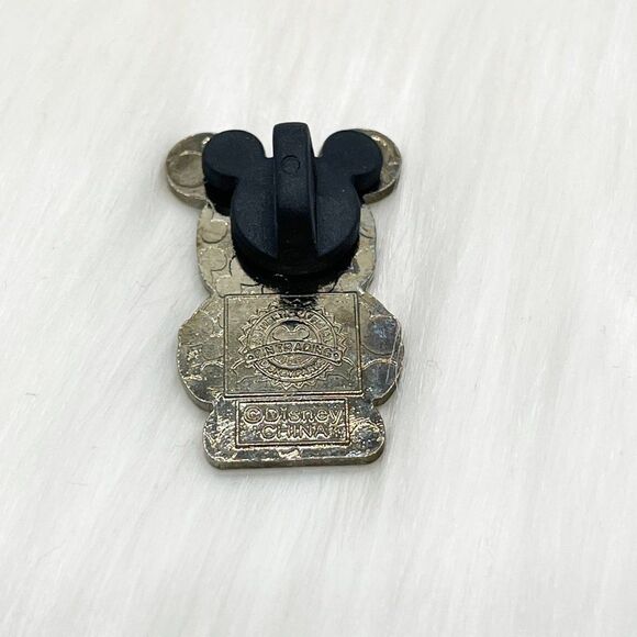 🔮 5/$25 Disney Vinylmation Jr Tribal Pin - Picture 3 of 3